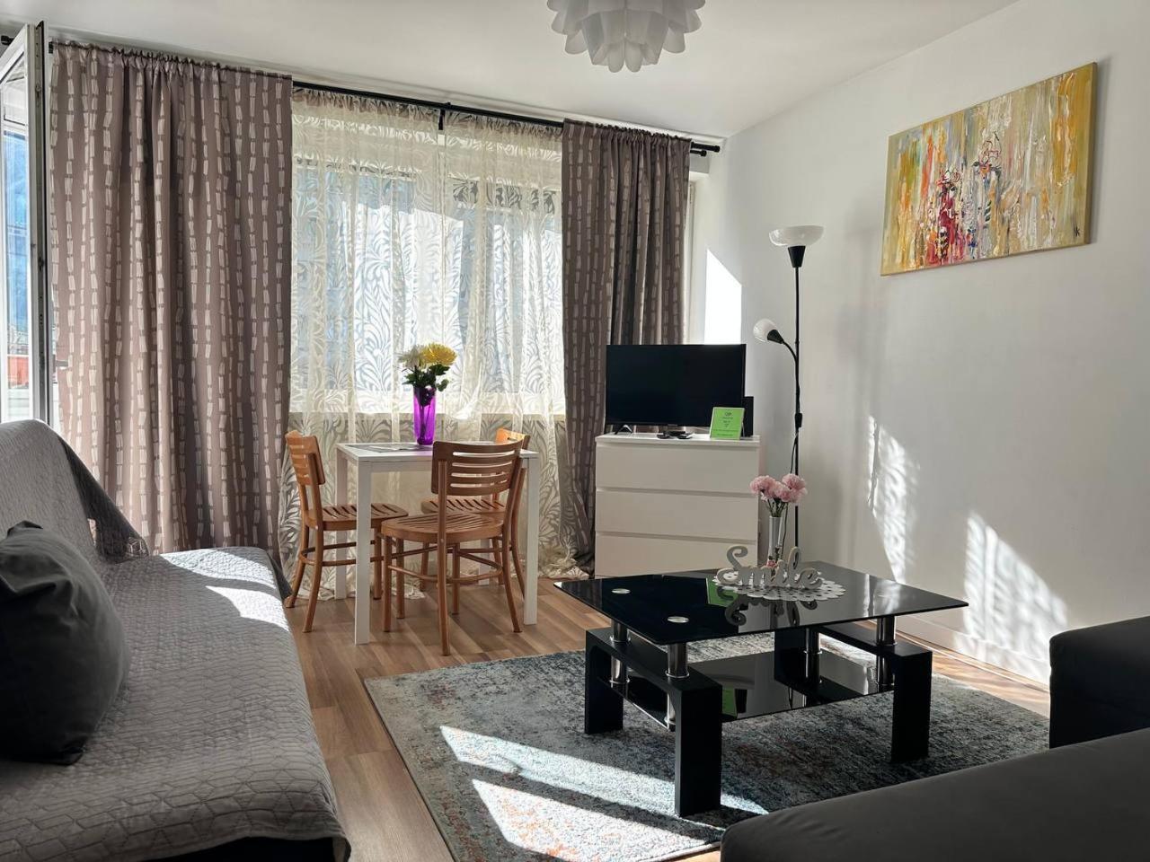 5Centrum Stanislawa Moniuszki10 Wi-Fi 1Gb Sek Varşova Dış mekan fotoğraf